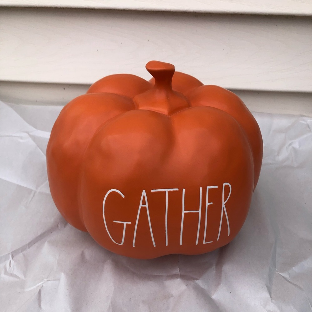 Large gather pumpkin RAE DUNN